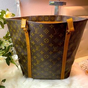Authentic LOUIS VUITTON Monogram Sac Shopping